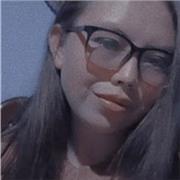 Profesor de inglés que imparte clases de inglés a estudiantes de todas las edades